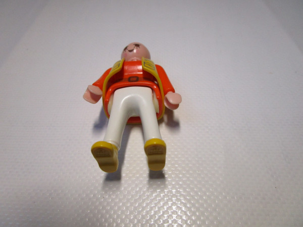 Figur Frau modern Turnschuhe 30141450