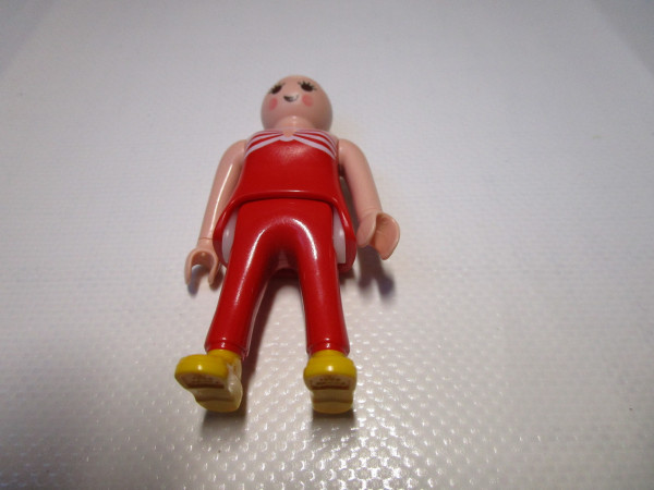 Figur Frau modern Turnschuhe 30145040