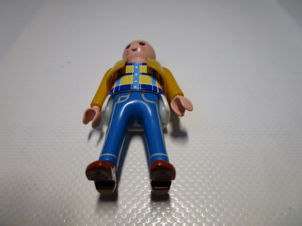 Figur Frau modern Stiefeletten